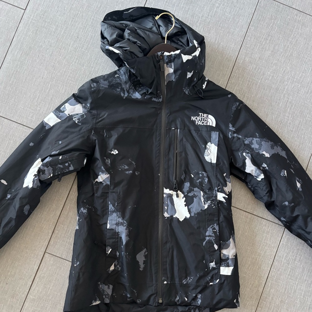 Women’s North Face ski jacket